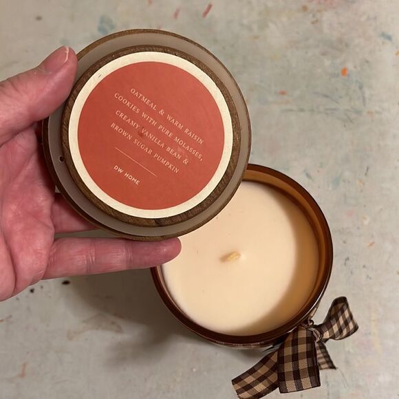 DW Pumpkin Patch Candle - Picture 2 of 4